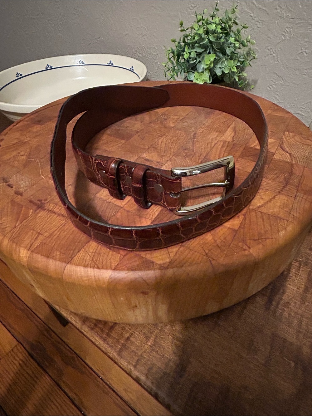 Women's Brown Croc-Embossed Leather Belt with Silver Buckle